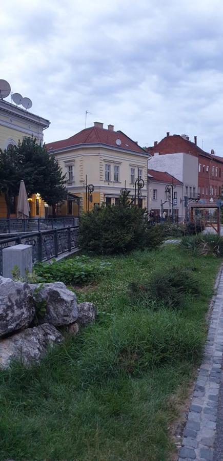 Belvárosi Apartman 2 Apartamento Miskolc Exterior foto